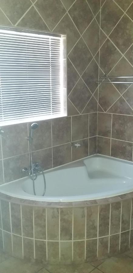 B&B 464 On 22Nd Ave Pretoria-Noord Exterior foto